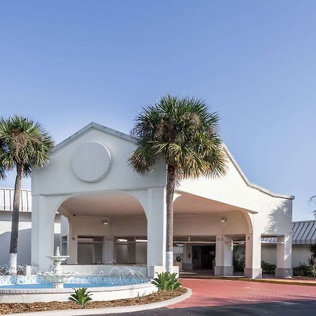 Days Inn By Wyndham St. Petersburg / Tampa Bay Area Pinellas Park Extérieur photo