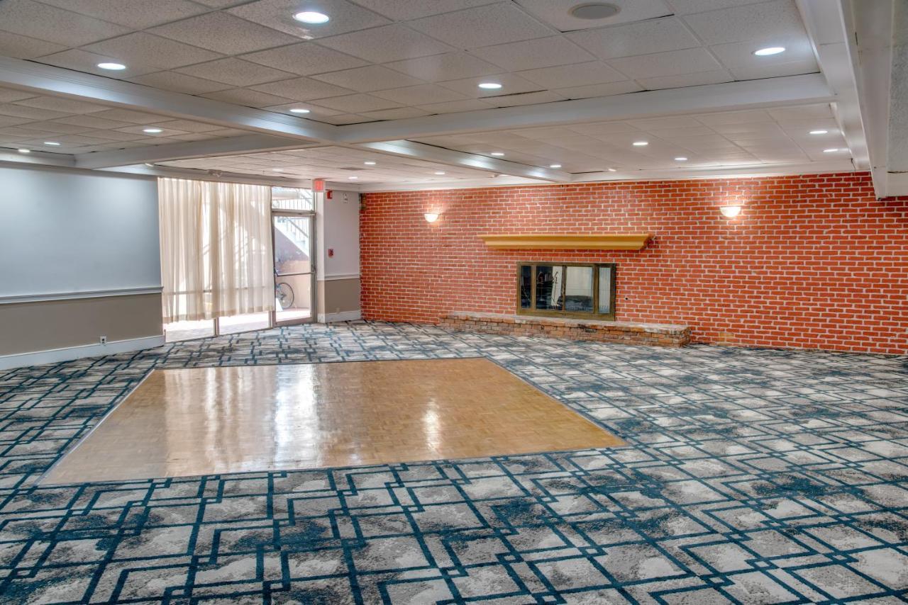 Days Inn By Wyndham St. Petersburg / Tampa Bay Area Pinellas Park Extérieur photo