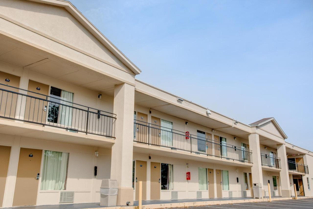 Days Inn By Wyndham St. Petersburg / Tampa Bay Area Pinellas Park Extérieur photo